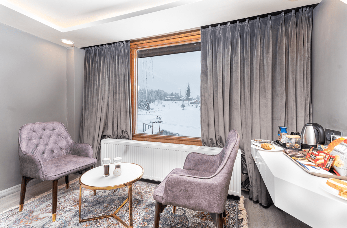 Hotel Hilltop Gulmarg view