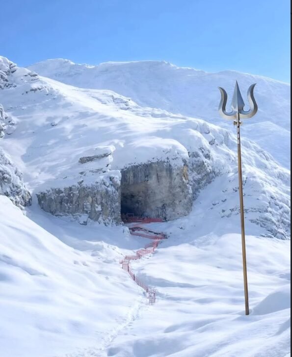 Amarnath Yatra pilgrims trekking Himalayan route to cave