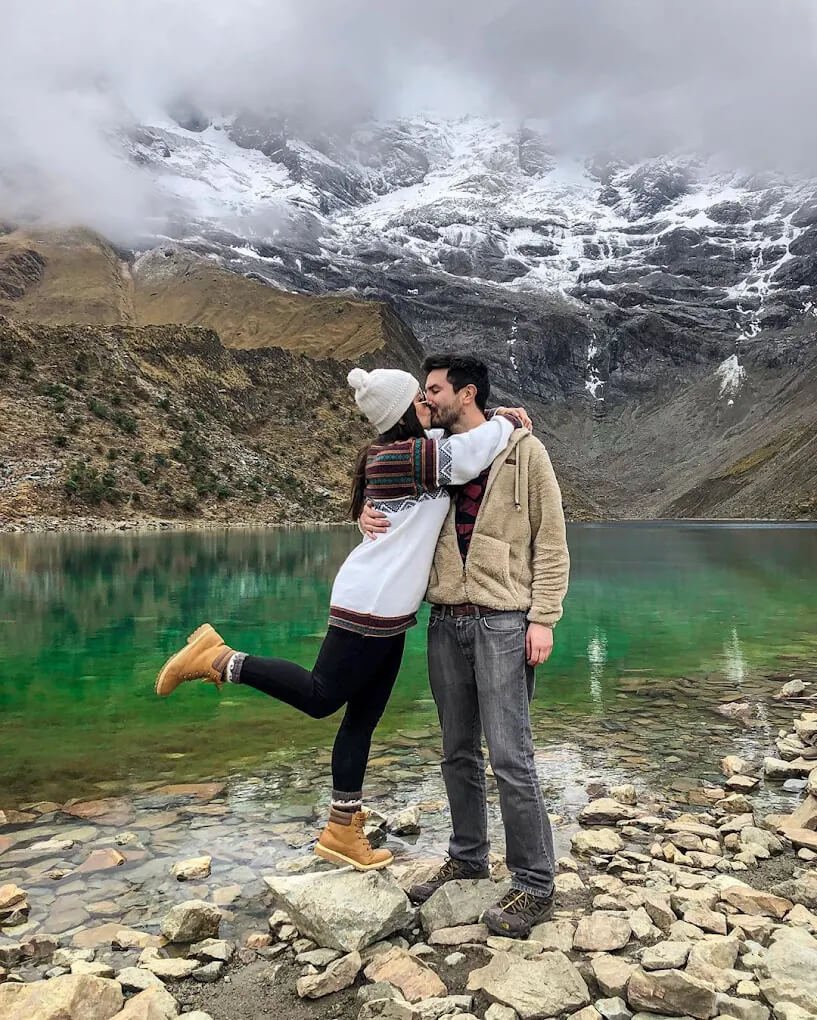 Kashmir Honeymoon Package — Dal Lake Srinagar Romantic Stay by Kashmirani
